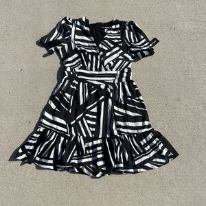 Karl Lagerfeld Black White Patterned Dress V Neck LD4COD63 NWT $158 Size 10.